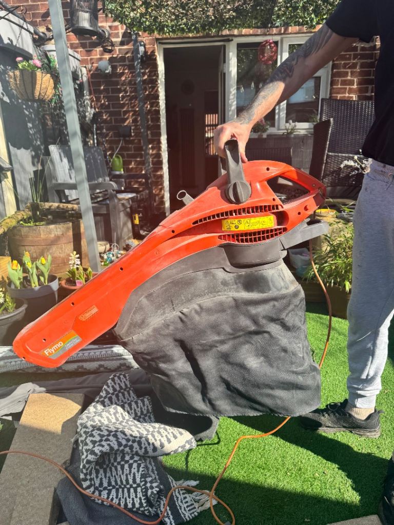 Flymo leaf suck and blower