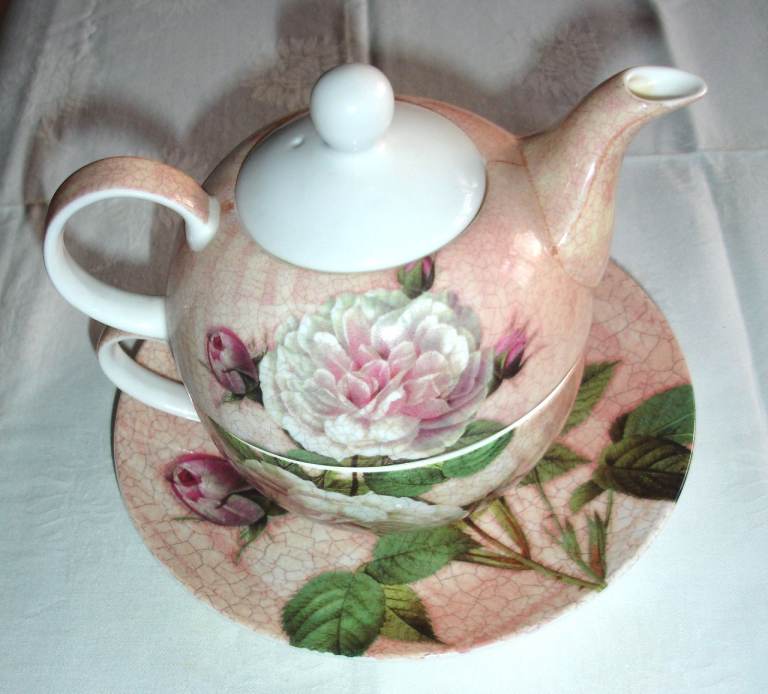 Bone china 1 person teapot, cup and saucer set
