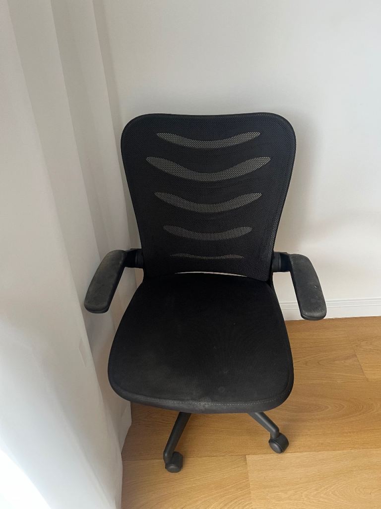 Computer chair / FREE
