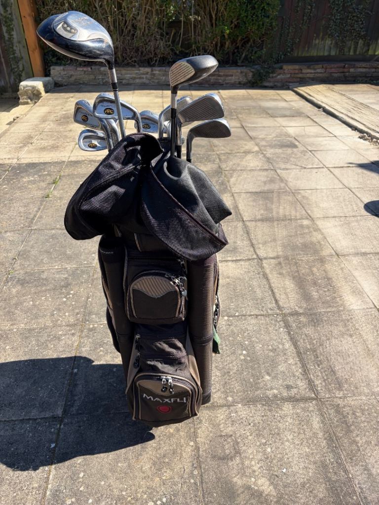 Set of golf clubs and bag