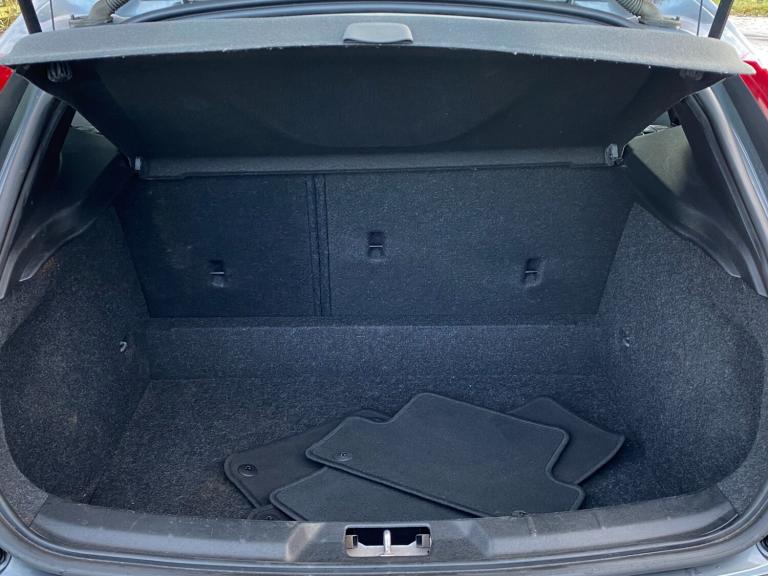 2018 Volvo V40 T3 [152] Inscription 5dr - Sat Nav &amp; Rear Camera &amp; Heated Seats HATCHBACK ...