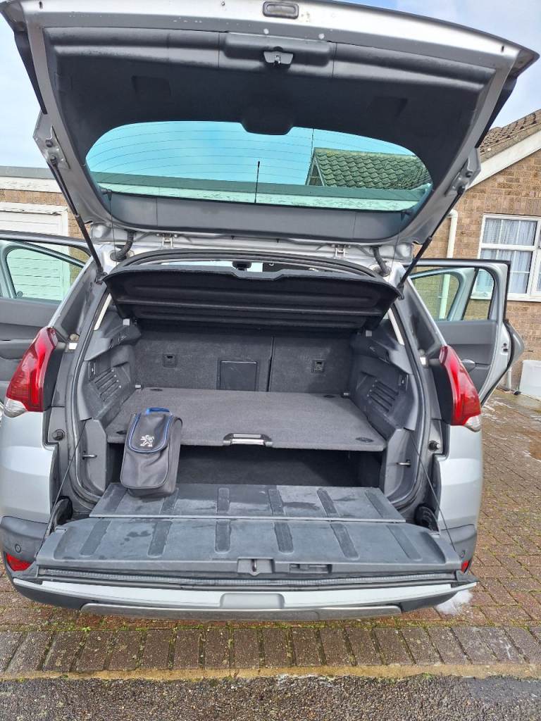 Peugeot, 3008, Hatchback, 2014, Manual, 1598 (cc), 5 doors