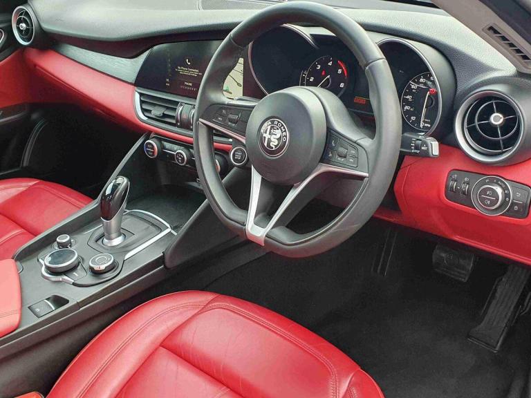 2019 Alfa Romeo Giulia 2.2 JTDM-2 Super 4dr Auto SALOON DIESEL Automatic