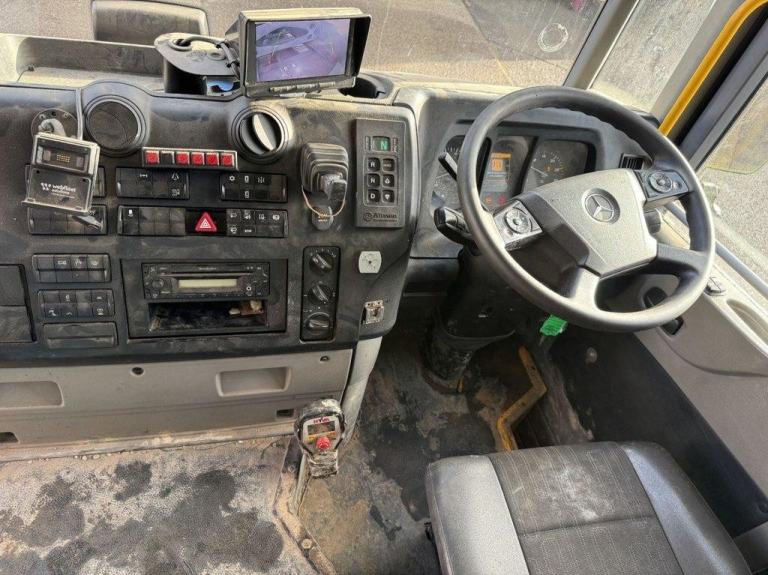 2018 MERCEDES ECONIC 1830 SKIP LOADER