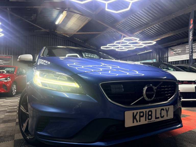 2018 Volvo V40 D4 [190] R DESIGN 5dr HATCHBACK Diesel Manual