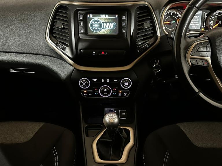 2014 64 JEEP CHEROKEE LONGITUDE M-JET 2.0 DIESEL SUV 140 BHP SERVICE HISTORY