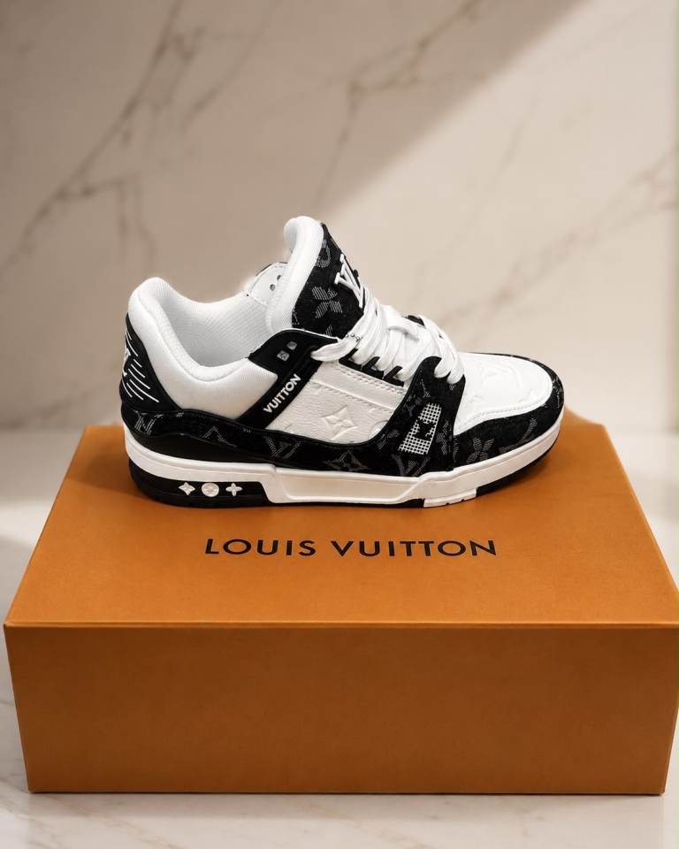 Louis Vuitton Trainers – Black and White, Excellent Condition