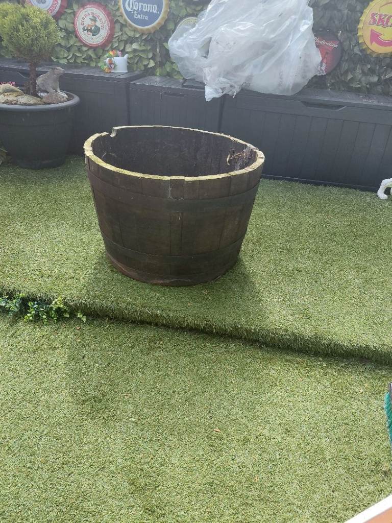 Half wooden barrel 