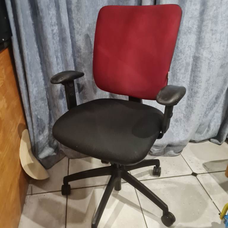 Office task chairs 8 available 