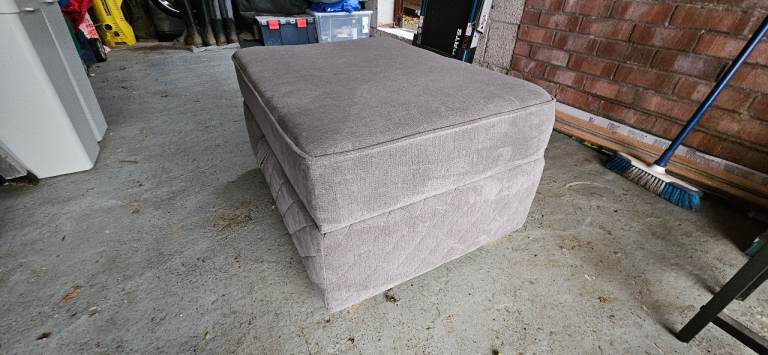 DFS Orka Footstool