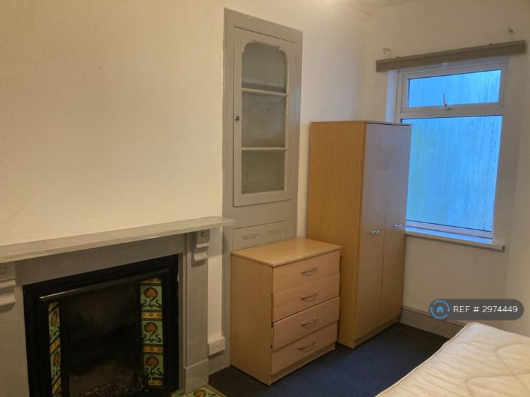 1 bedroom in Cromwell Street, Swansea, SA1 (#2974449)