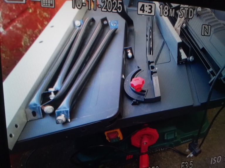 Bench saw / foot stool