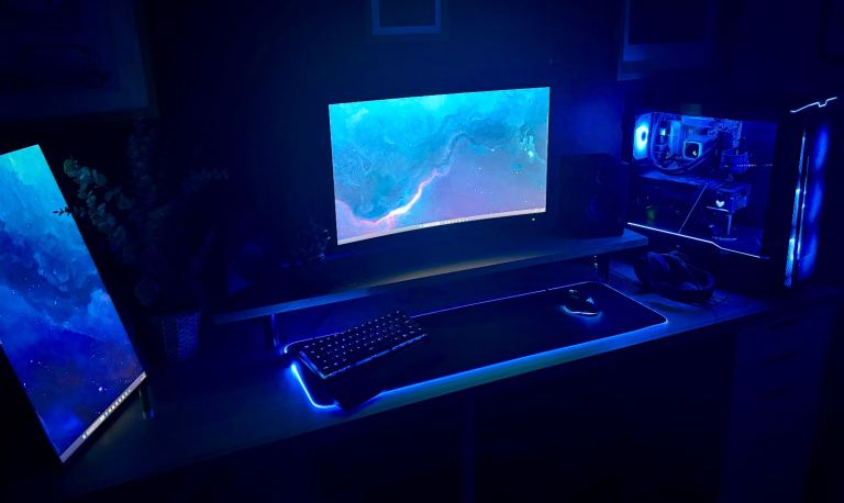 HP X27qc 27in Curved QHD 165Hz 1ms VA Gaming Monitor HDMI/DP