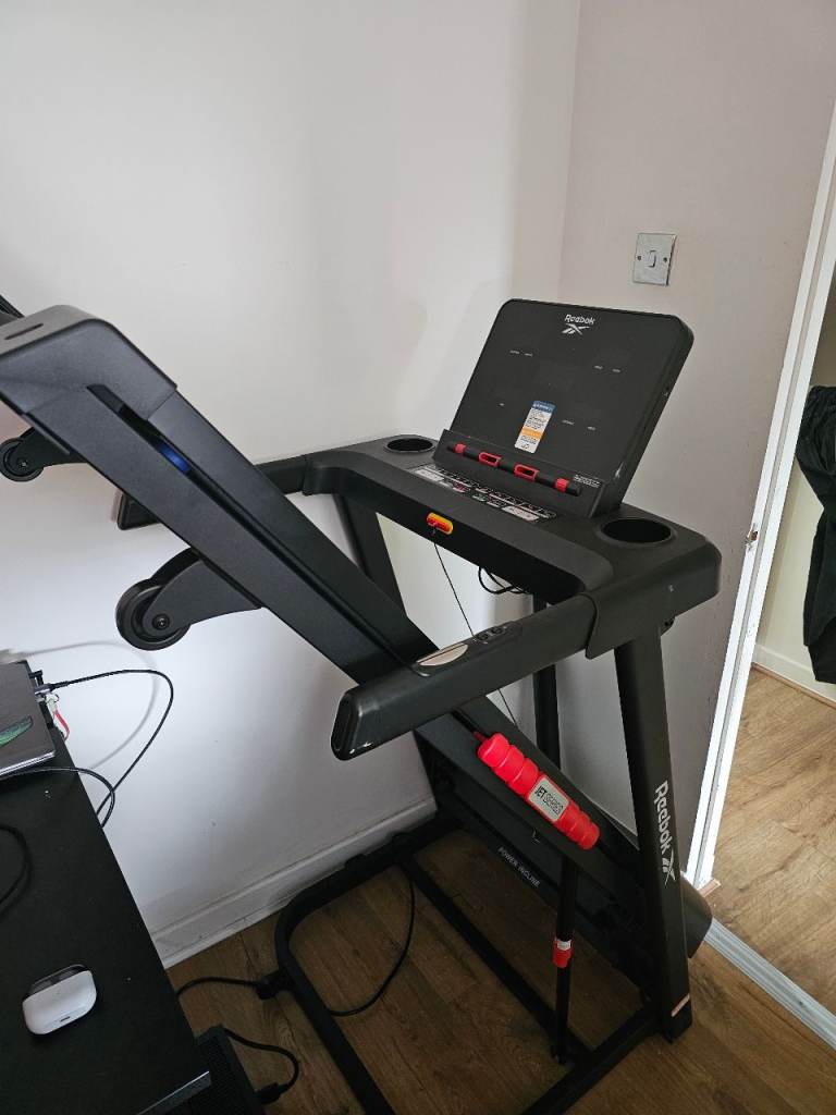 Reebok jet 100x folding treadmill