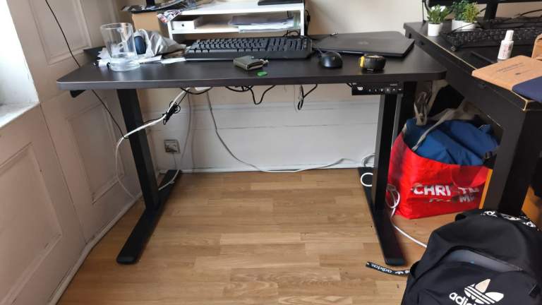 Standing desk