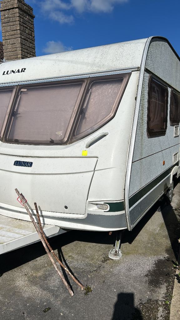 Lunar Chateau 4 berth