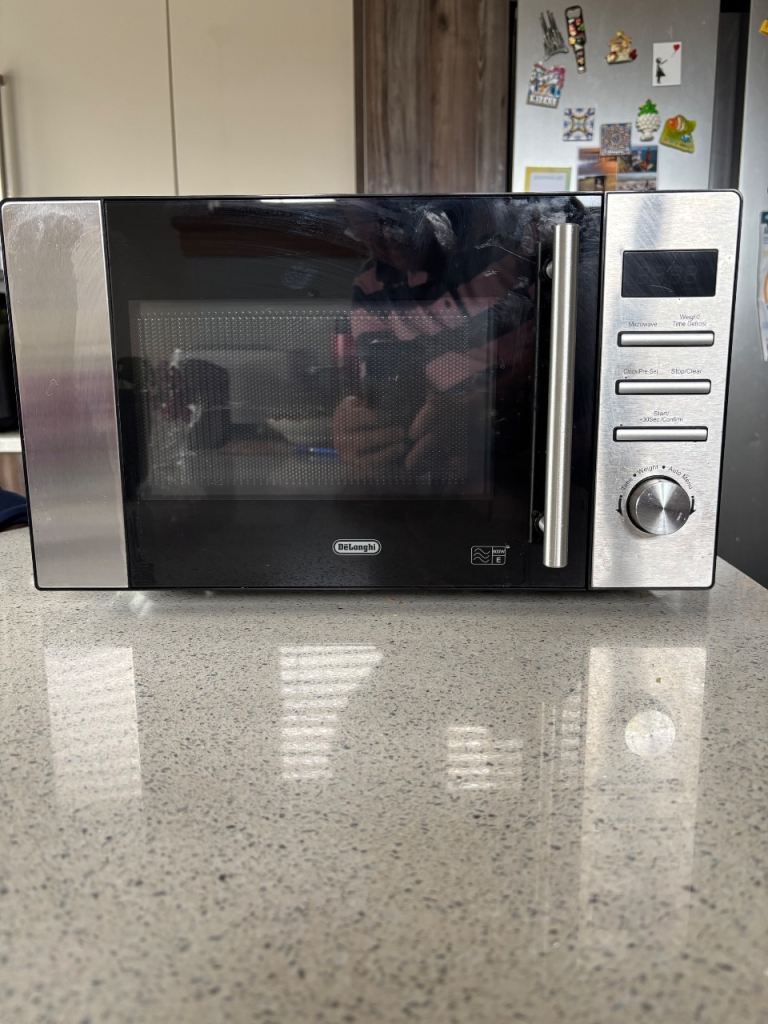Delonghi Microwave Oven * FREE *