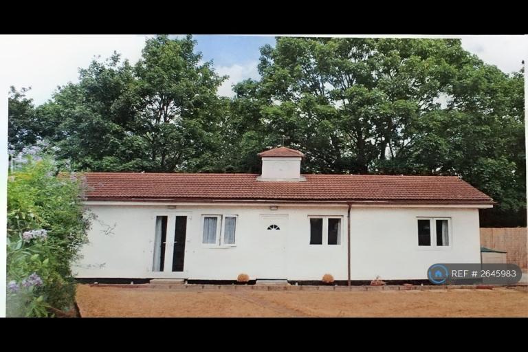 2 bedroom house in Upper Elmers End Road, Beckenham, BR3 (2 bed) (#2645983)