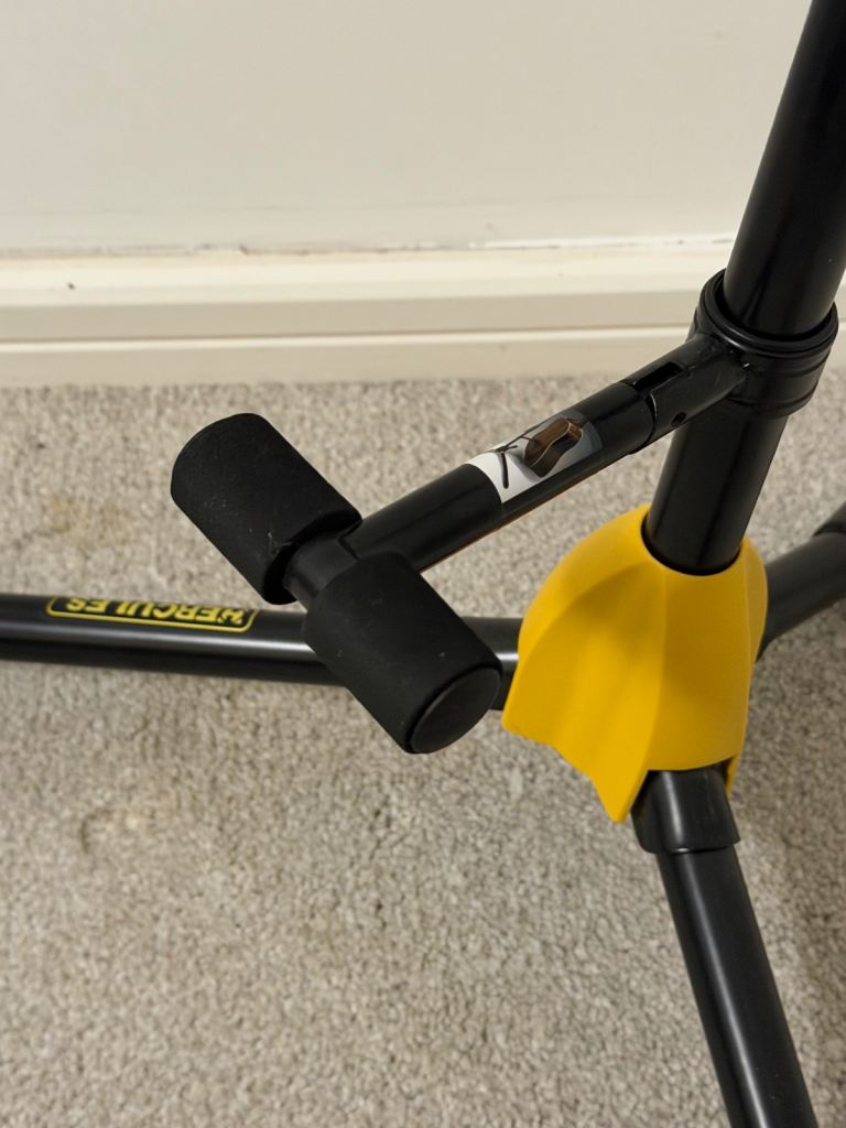 Hercules Guitar Stand