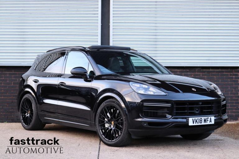 Porsche Cayenne Turbo 4.0T V8 2018 - HUGE SPEC - MUST SEE 
