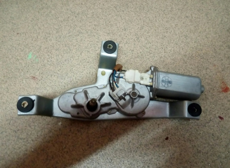 Subaru Forester Mk1 Rear window wiper motor 