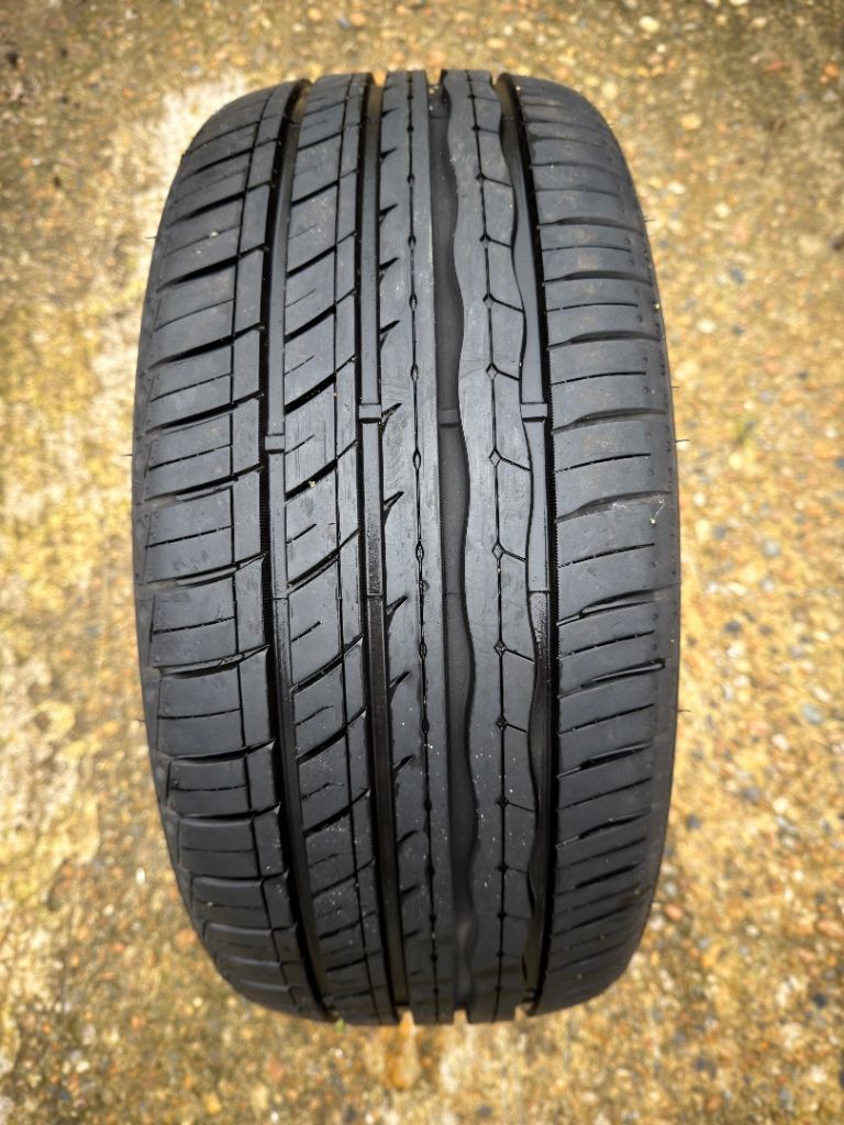 Tyre 205/40/R17 RoadX RxMotion U11, DOT 25/2022, 6mm/7mm/6mm