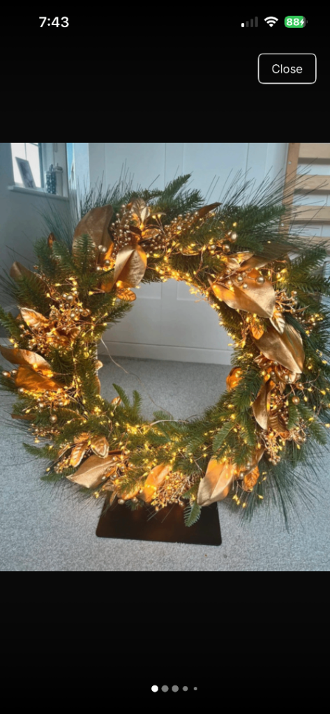 Large Gold free standing Christmas Wreath with Lights – As Good As New