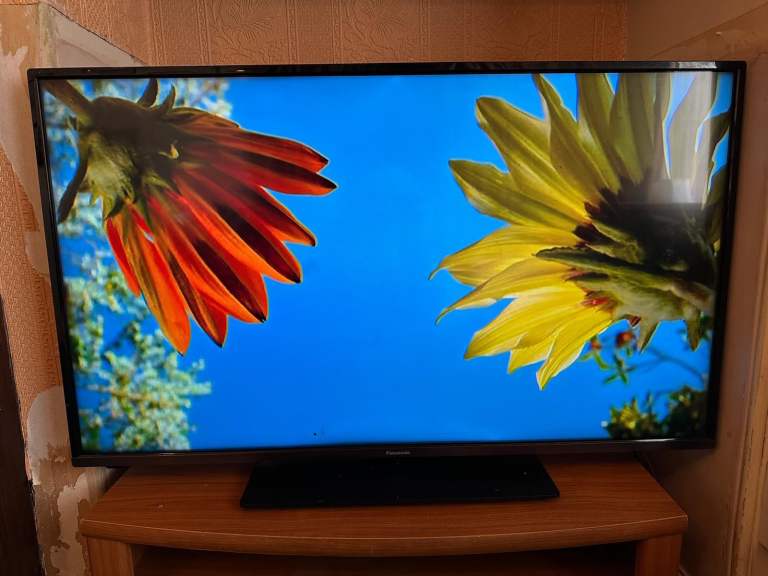 Panasonic TX-43HX580B 43-inch LED TV – Good Condition