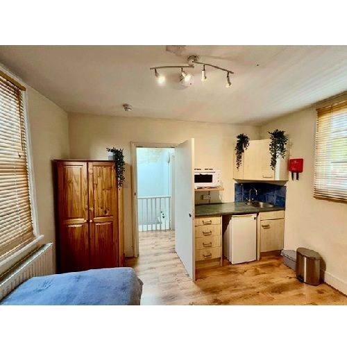 Single Self-Contained Studio on Perham Road, West Kensington, W14 9SS ***Utility Bills Inc***