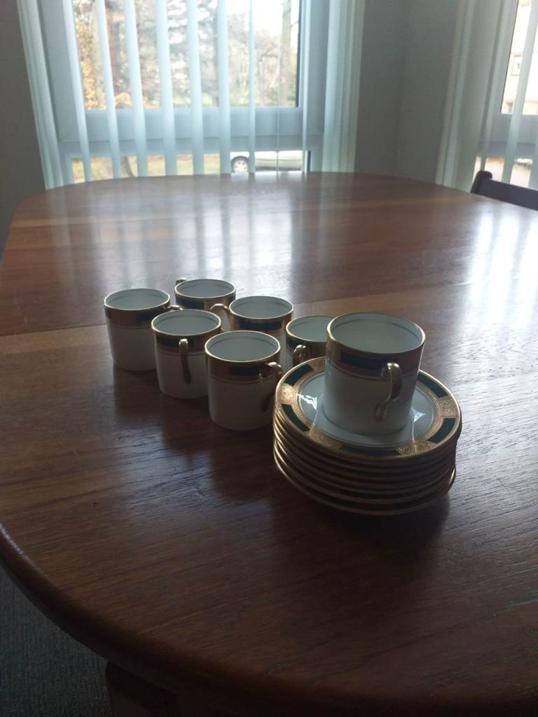 Aynsley Empress Laurel part dinner and coffee set