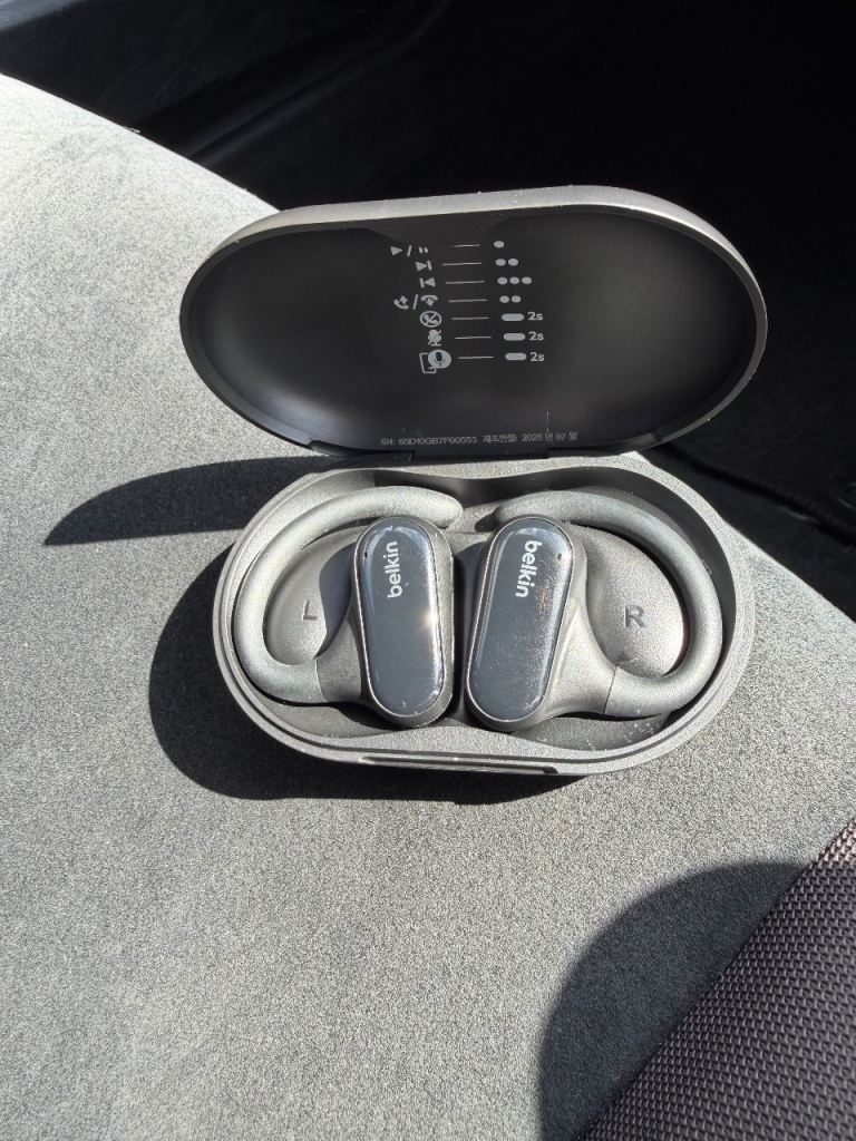 Belkin over the ear headphones