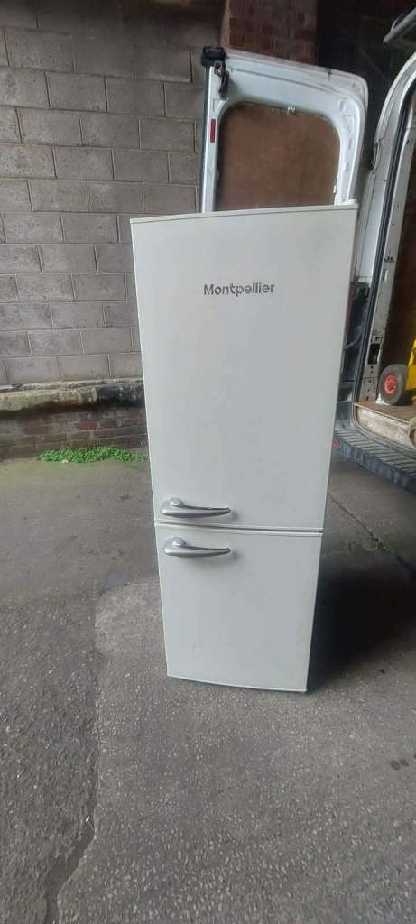 Montpellier White Freestanding Fridge Freezer – Good Condition