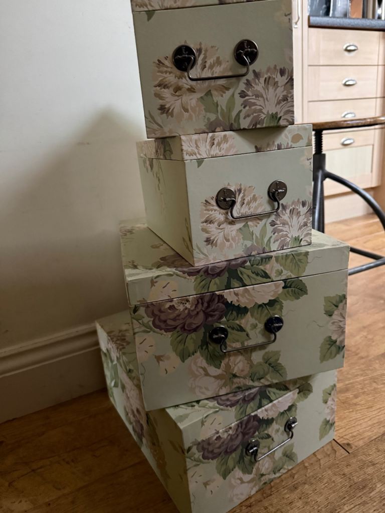 Storage/display boxes 