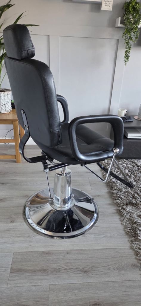 Salon chair 