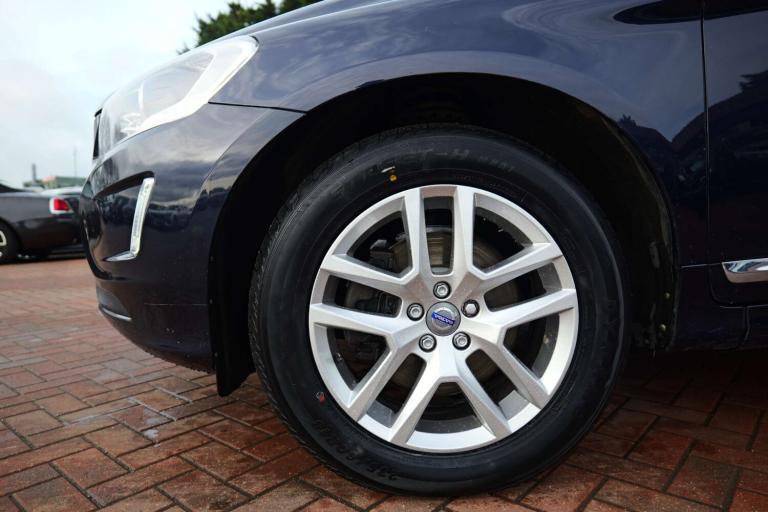 2016 Volvo XC60 2.4 XC60 SE Luxury Nav D5 AWD 4WD 5dr SUV Diesel Manual