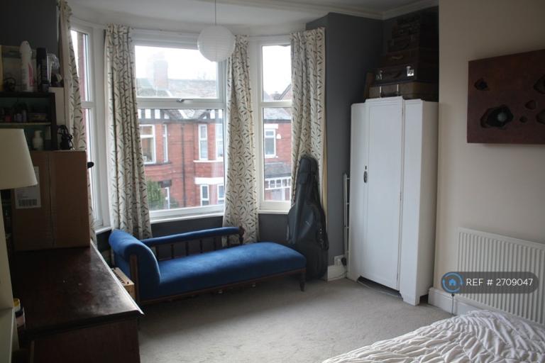 4 bedroom house in Milwain Road, Manchester, M19 (4 bed) (#2709047)