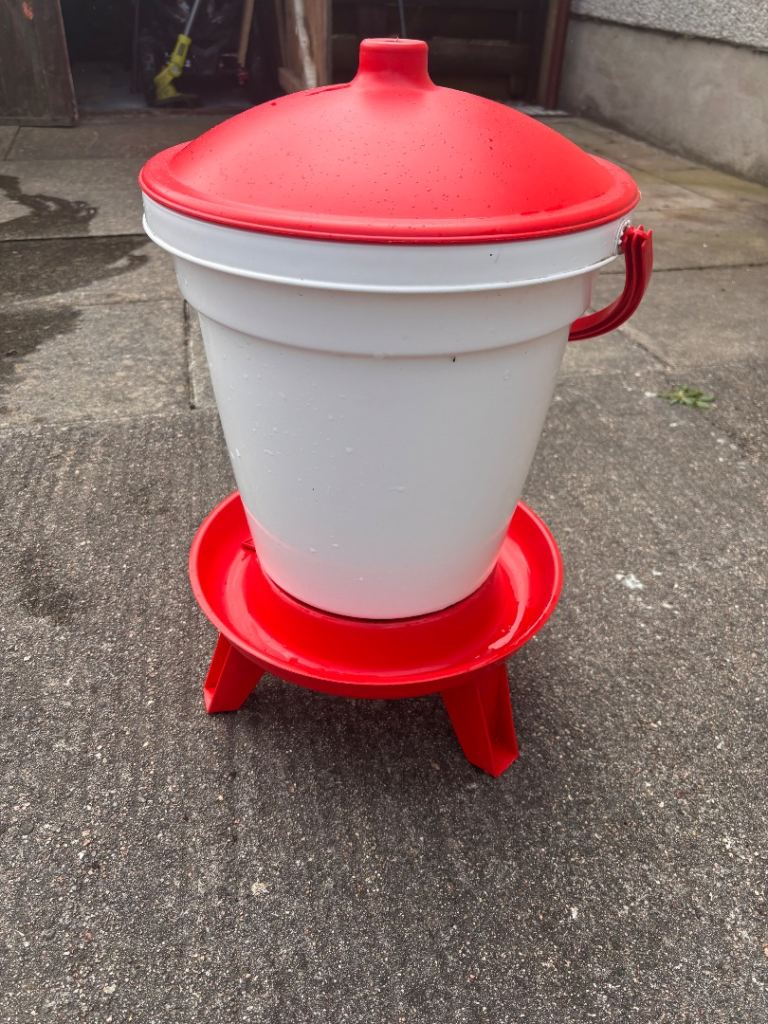 Chicken and poultry water drinker 