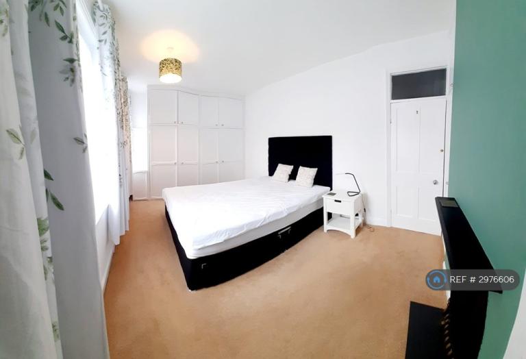 1 bedroom in Mansel Street, Newport, NP19 (#2976606)