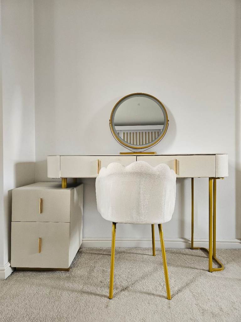 Cream Dressing Table with Drawers, Mirror with LED light and Chair