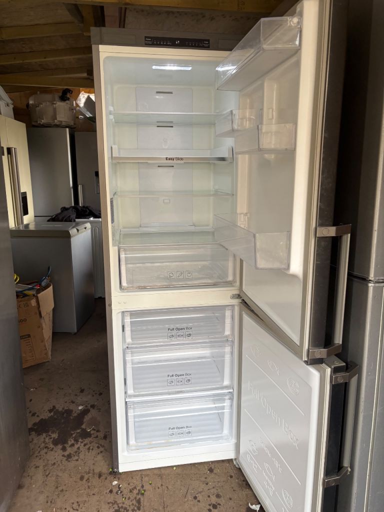 Samsung digital inverter RB29FSJNDSS Frost free fridge freezer—free delivery 