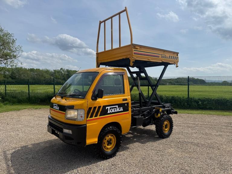 DAIHATSU HIJET PICK UP * SCISSOR LIFT * CHERRY PICKER AND TIPPER 660cc 4X4 *