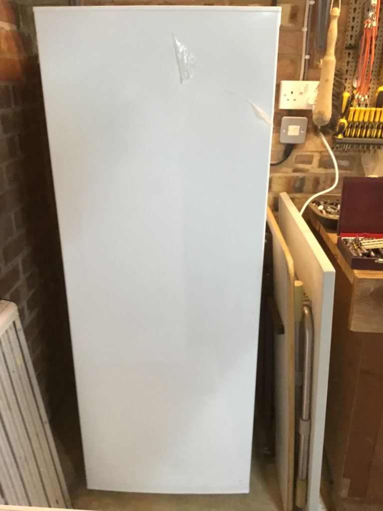 Sit upright freezer