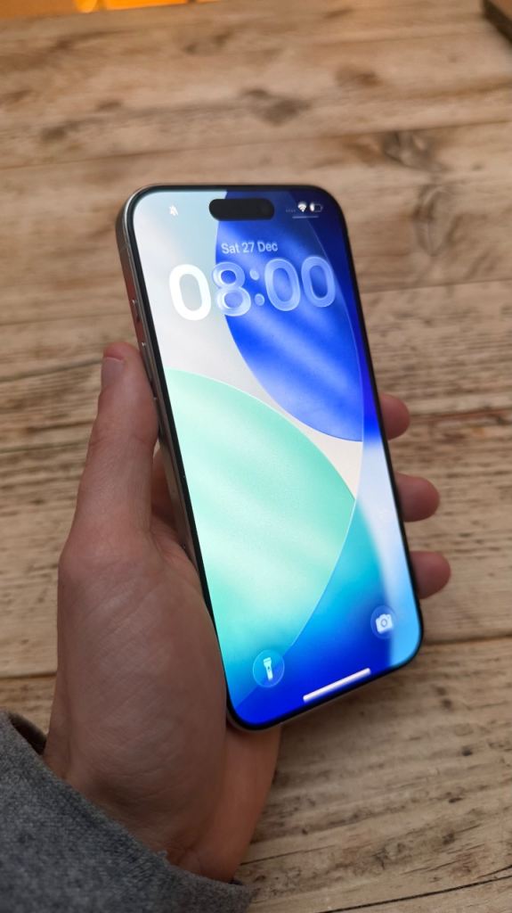 iPhone 15 Pro 256gb - Silver / White - Pristine Condition