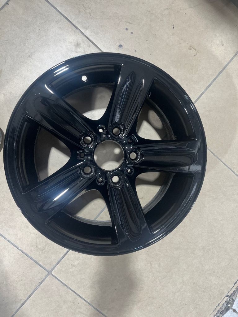 🔥 BMW 1 Series 16” Alloy Wheels – Fresh Refurb – Gloss Black 🔥