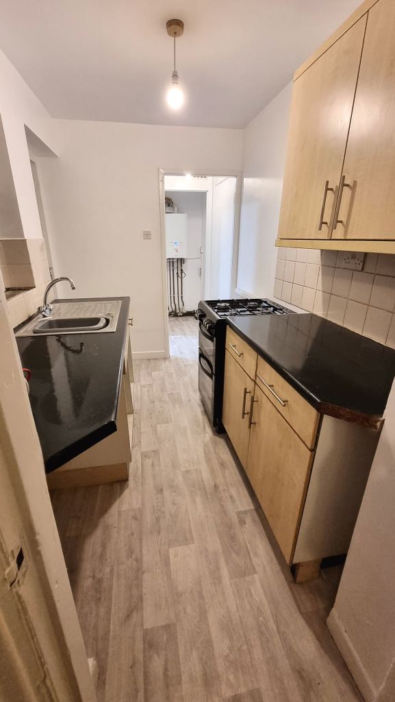 Large 3 bed house close to town