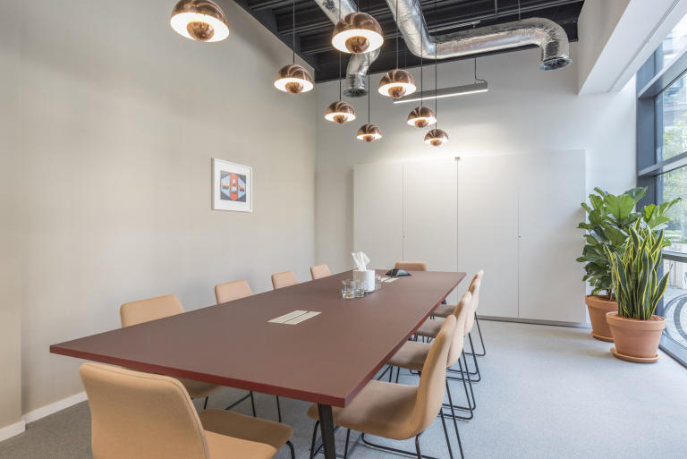 Edinburgh - EH39QA \ Office Space with 5 Desks and All Services Included