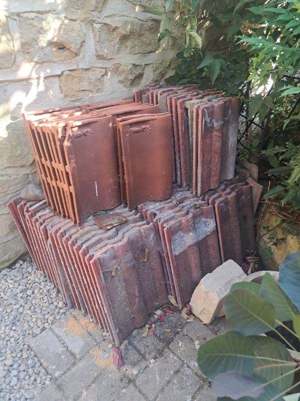Double roman tiles (bottom pile)