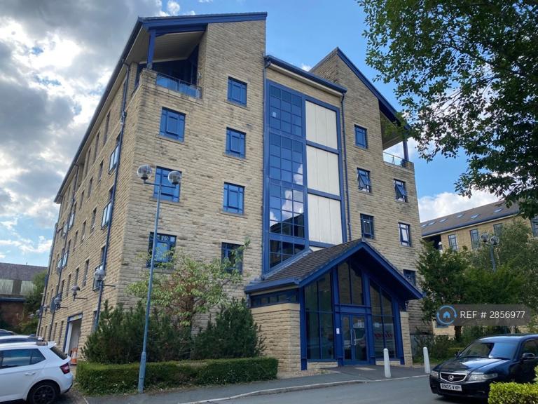 1 bedroom flat in Lindley, Huddersfield, HD3 (1 bed) (#2856977)