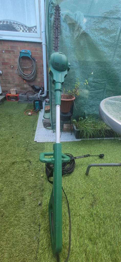 Coopers Telescopic Electric Hedge Trimmer - Good Condition