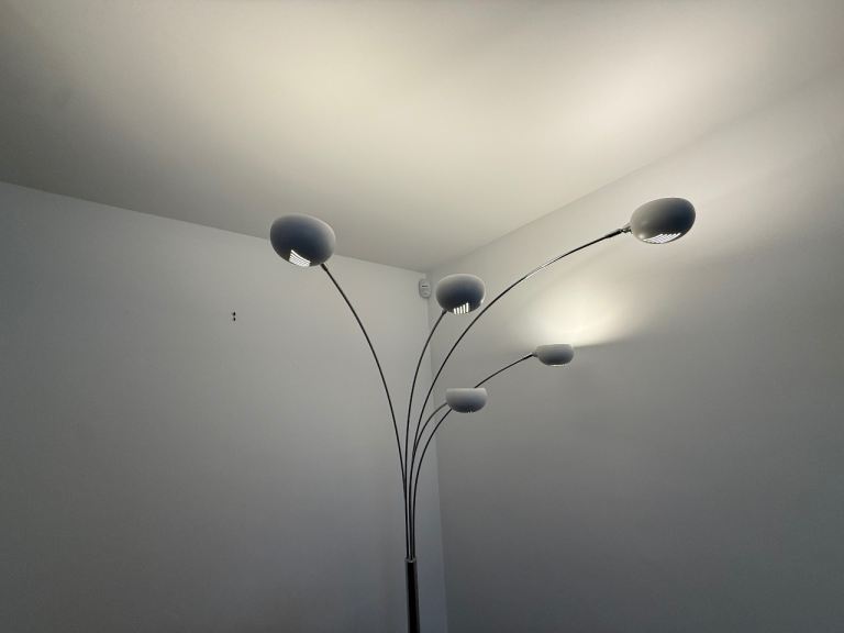 Modern Arc Floor Lamp with 5 Lights – Very Good Condition